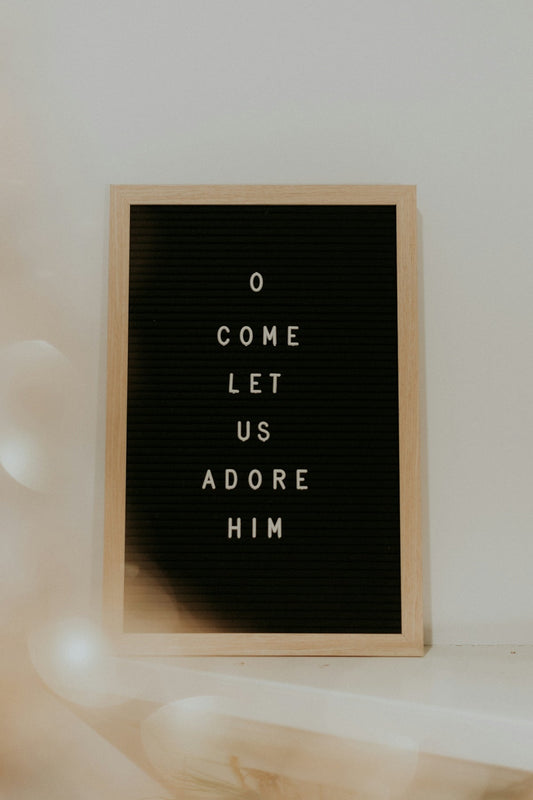 Semnele AscUnse și Mesajul Versetelor Biblice pe Tricourile Lord Inspired - Lord Inspired