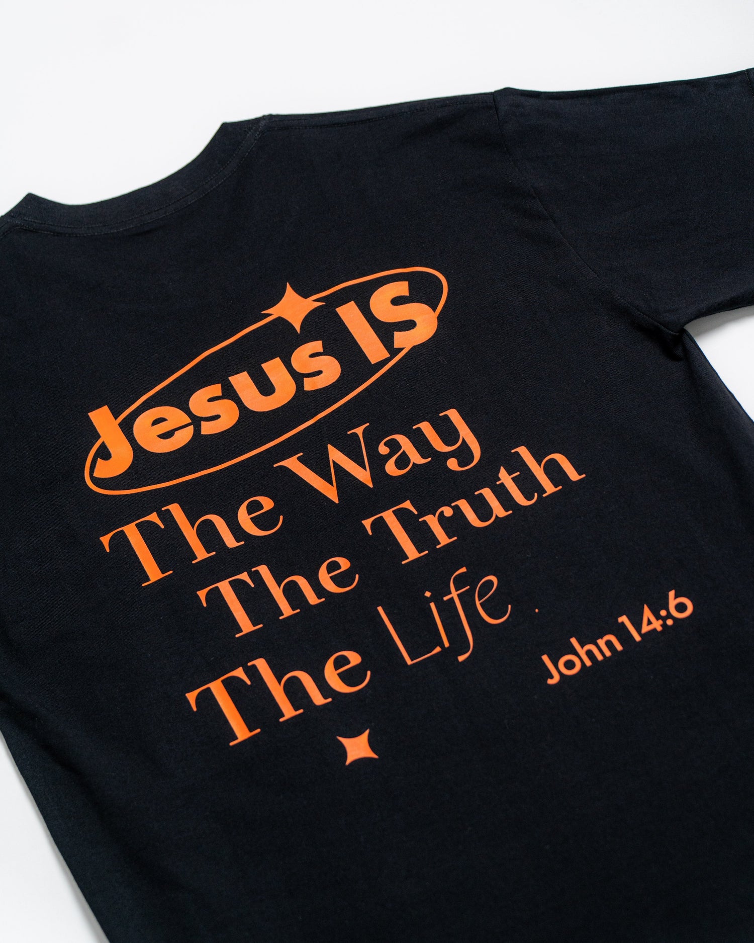 Jesus IS – Oversize - Woman - Lord Inspired